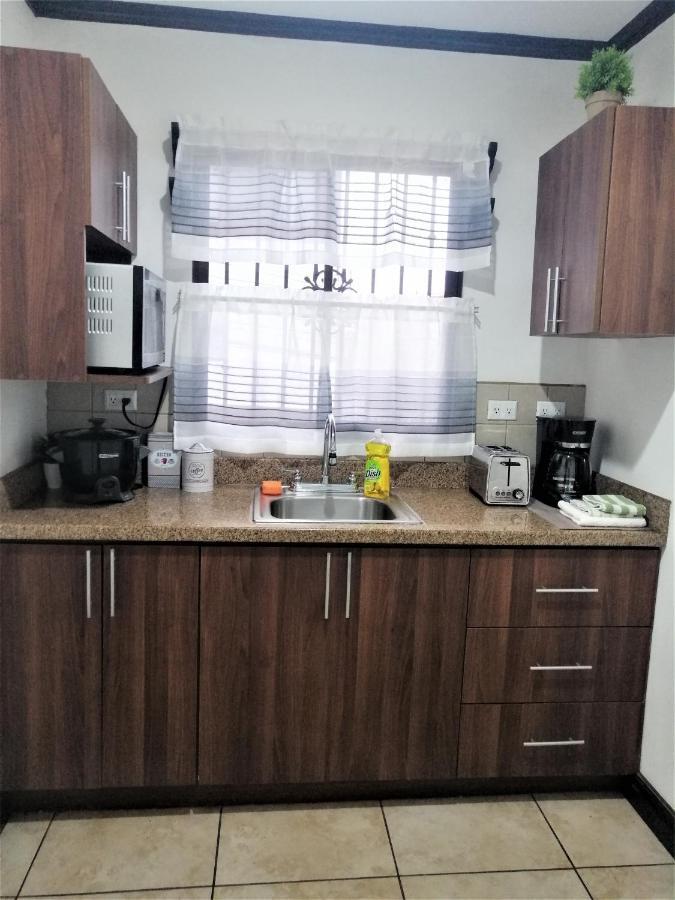 Kubo Apartment Private 2 Bedrooms 5 Mins Sjo Airport With Ac Alajuela Exterior photo